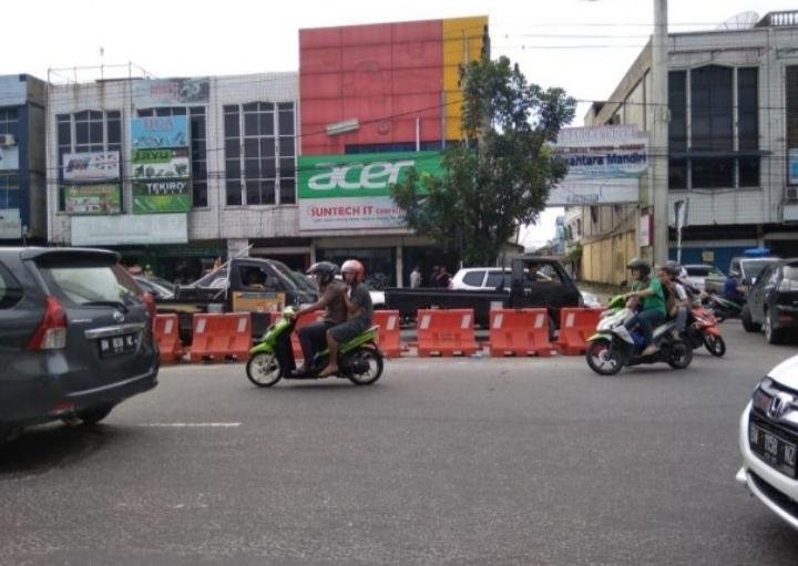 2025-05-09-5835Tutup u turn.jpg